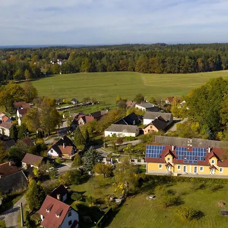 U Zlaté Rybky Staňkov Casa de hóspedes Stankov (Jindrichuv Hradec)